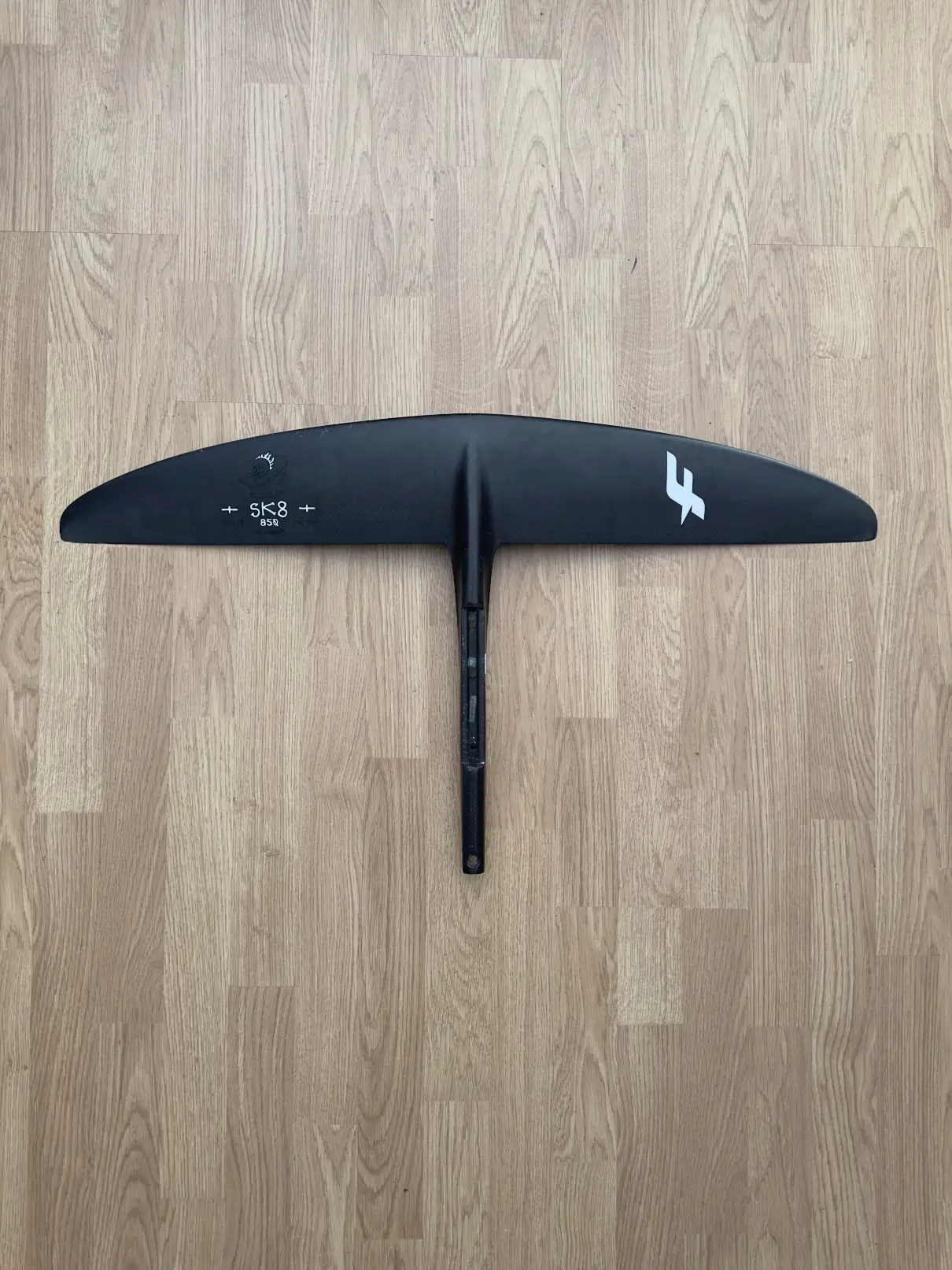 F-One SK8 850 V1 Carbon Foil – Carbon Agilität – Bild 2