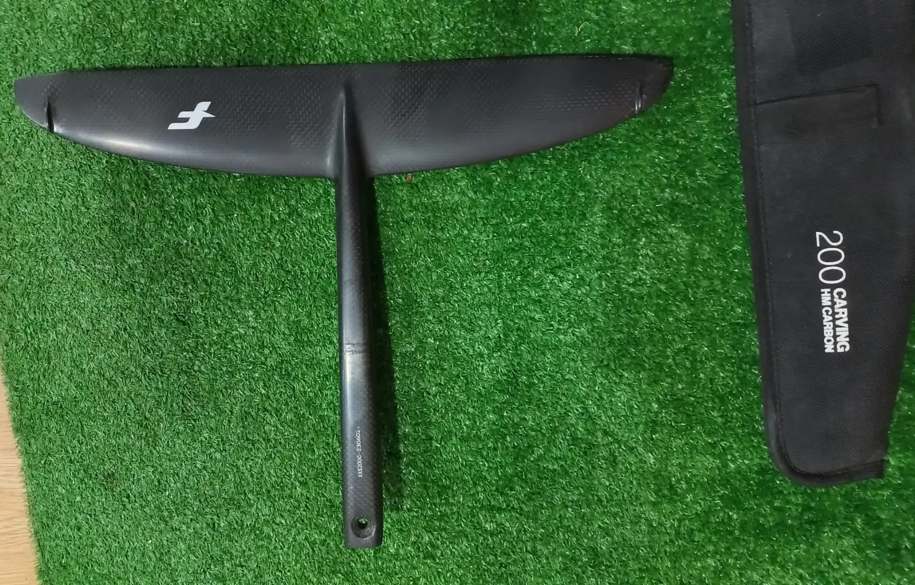 F-One Foils XXS 200 Carving Monobloc – Carbon Präzision – Bild 3