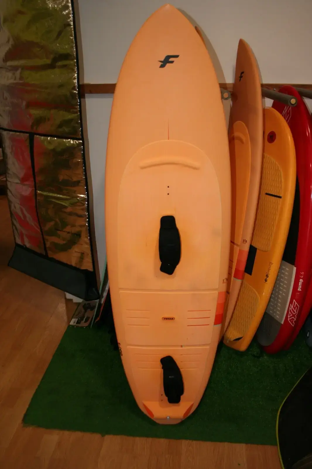 F-One Tweak 5.4 Kitesurf Board – Reaktionsschnell Wave – Bild 3