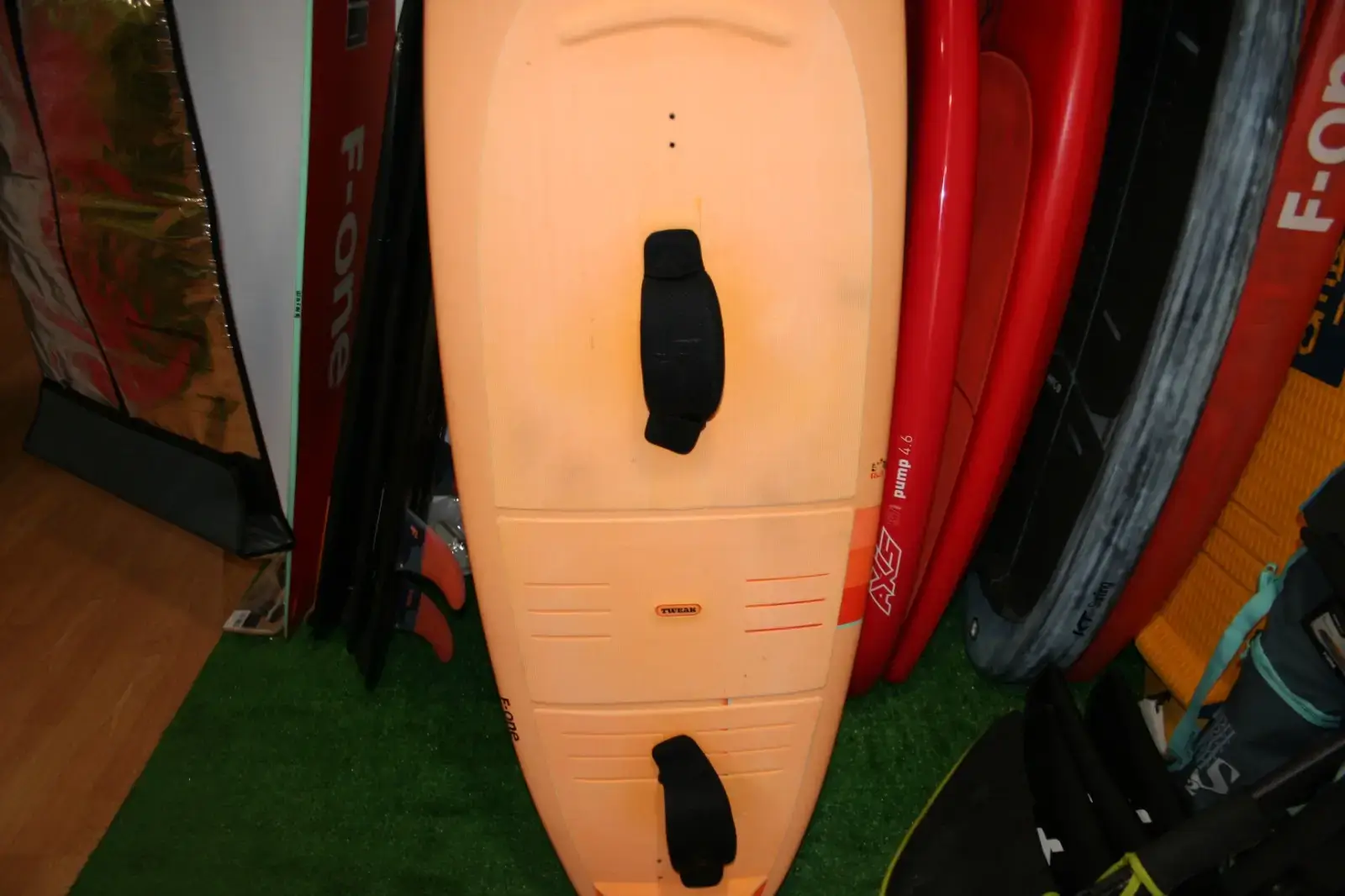 F-One Tweak 5.4 Kitesurf Board – Reaktionsschnell Wave – Bild 6
